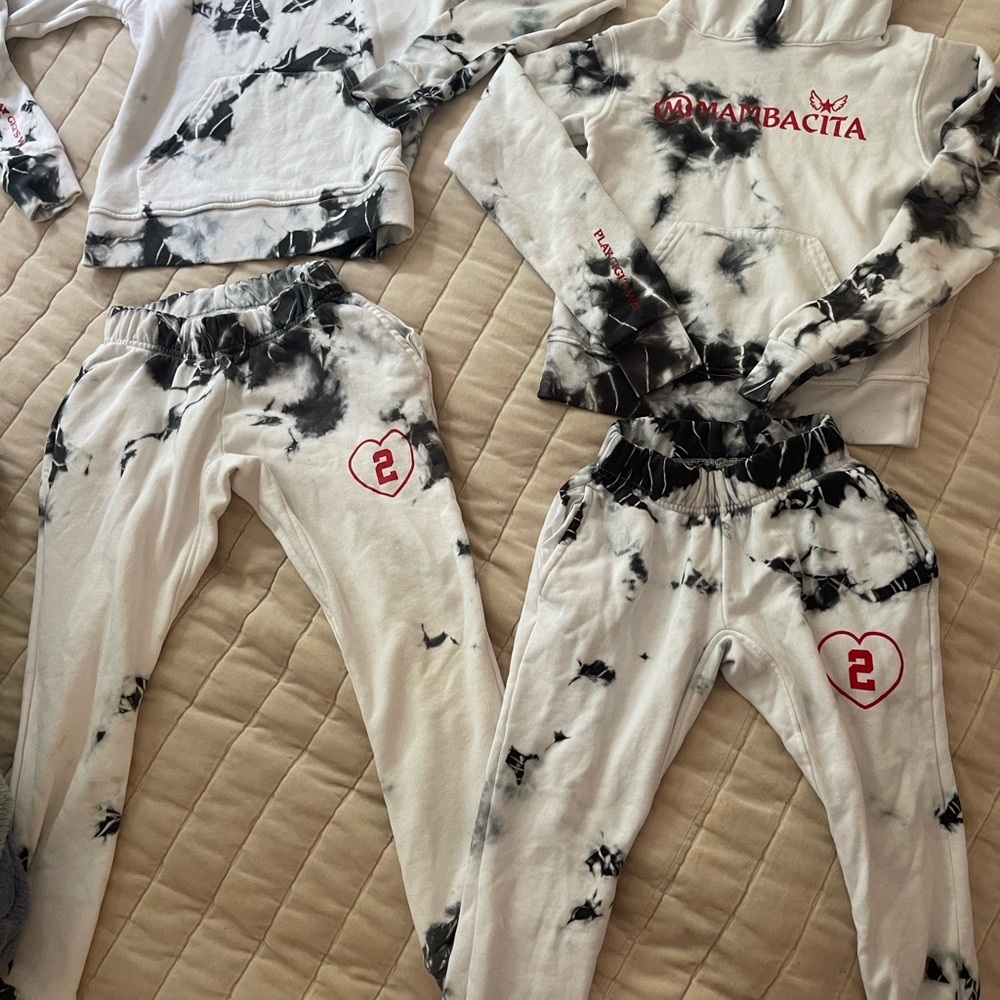 Mambacita tie dye sweats (full outfit)